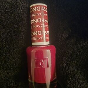 DNDC 4561 Berry Cherry Nail Polish